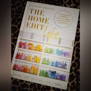The Home Edit: A Guide to Organizing and Realizing Your House Goals